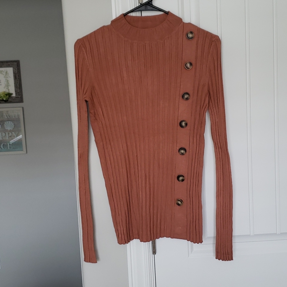 Ribbed Knit Button Accent LS Top